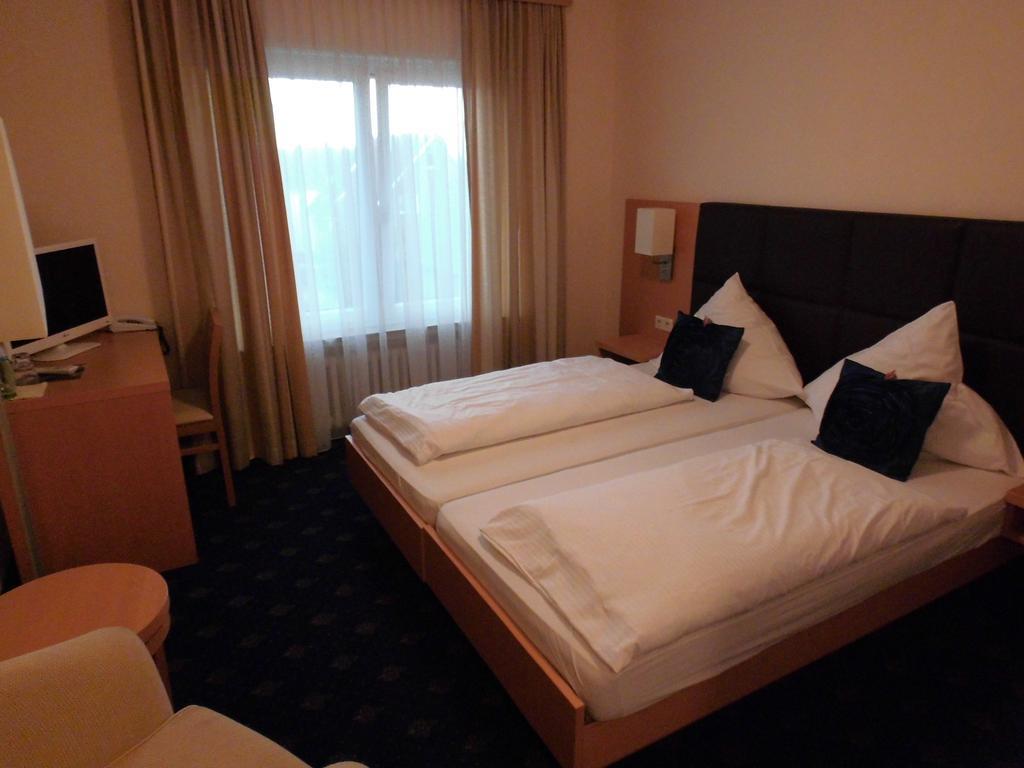 Hotel Oelen & Holgers Brasserie Und Lounge Bad Bentheim Pokoj fotografie